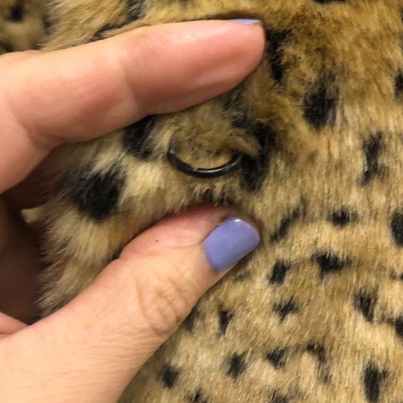 Hooded leopard print faux fur coat LRG - Picture 7 of 8